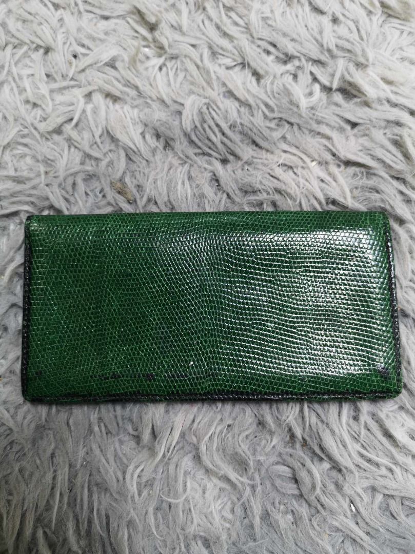 Lizard Skin Like Pattern Dark Green Long Wallet (Category: Wallets & Card holders) located in Santa Cruz. Submitted by jmy_surplus.2 (Listing ID 1467916449, Image 1). Description: Size ; L - 4 W - 7.2 Color ; Dark Green Type ; Wallet Brand ; No brand Material ; Leather Style ; Dark Green Leather Long Wallet LG 117 JMY 3 Batch #225.