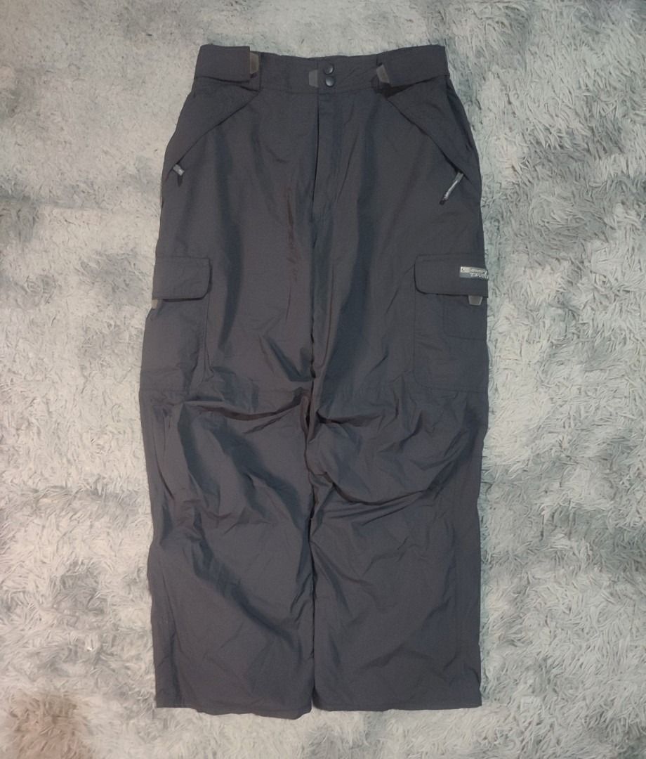 Local Motion 3 Layer Ski Snow Pants - Winter Snowboard Pants (Category: Activewear) located in Taguig. Submitted by lilysdad (Listing ID 1467861009, Image 2). Description: Medium on Tag Adjustable Waist 32-36 Waist 43 Length Perfect for winter, snow trips, skiing, snowboarding, Japan / Korea travel..