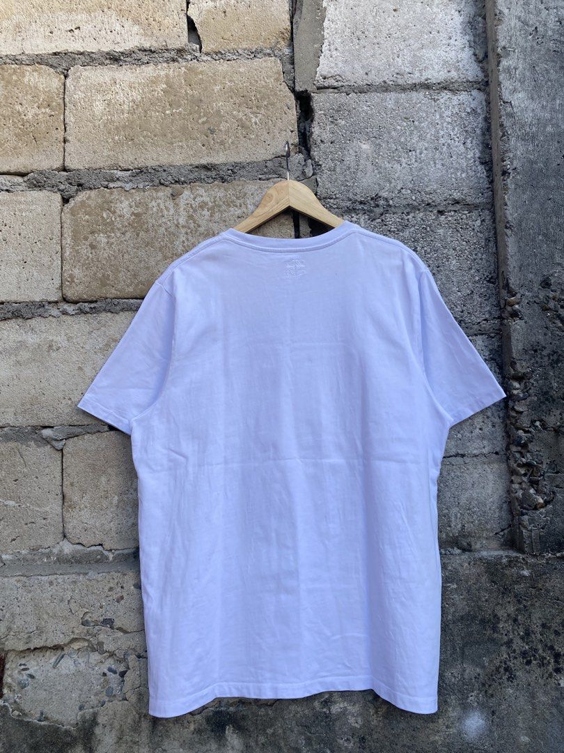 Loewe Snake Tee (Category: Formal Shirts) located in Candaba. Submitted by dejesus.bench17 (Listing ID 1468011463, Image 2). Description: Loewe Graphic Snake Tee -Color: White -Condition: Excellent -Color rate: 9/10 -Issue: Minor print fade -Dimes: W22 L28 -Price: 554 + ship.