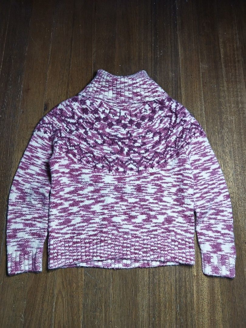 LOFT White Fair Isle Turtleneck Sweater SP (Category: Longsleeves) located in Mandaluyong City. Submitted by heatgear (Listing ID 1467986753, Image 1). Description: - Brand/Style: LOFT Petites Fair Isle sweater - - Size: SP (Petite Small) - Material: Thick knit fabric, ideal for cold weather - Details: Ribbed collar, cuffs, and hem - Origin: Made in Vietnam dimension L 24 w 20 659 + sf location mandaluyong.