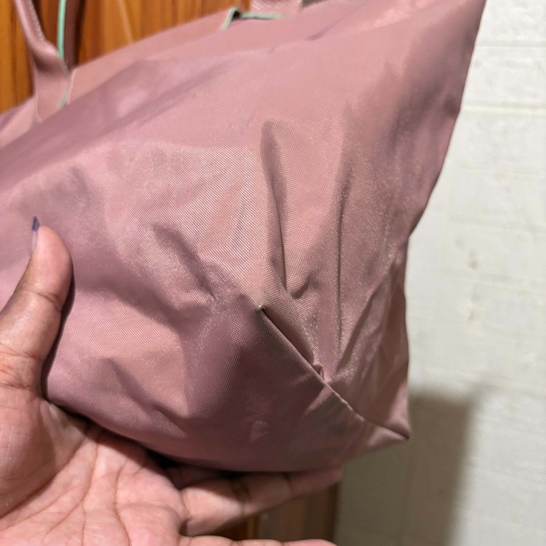 Longchamp large tote bag (Category: Tote Bags) located in Carmen. Submitted by aquarius.00 (Listing ID 1467940118, Image 3). Description: excellent Condition large size.