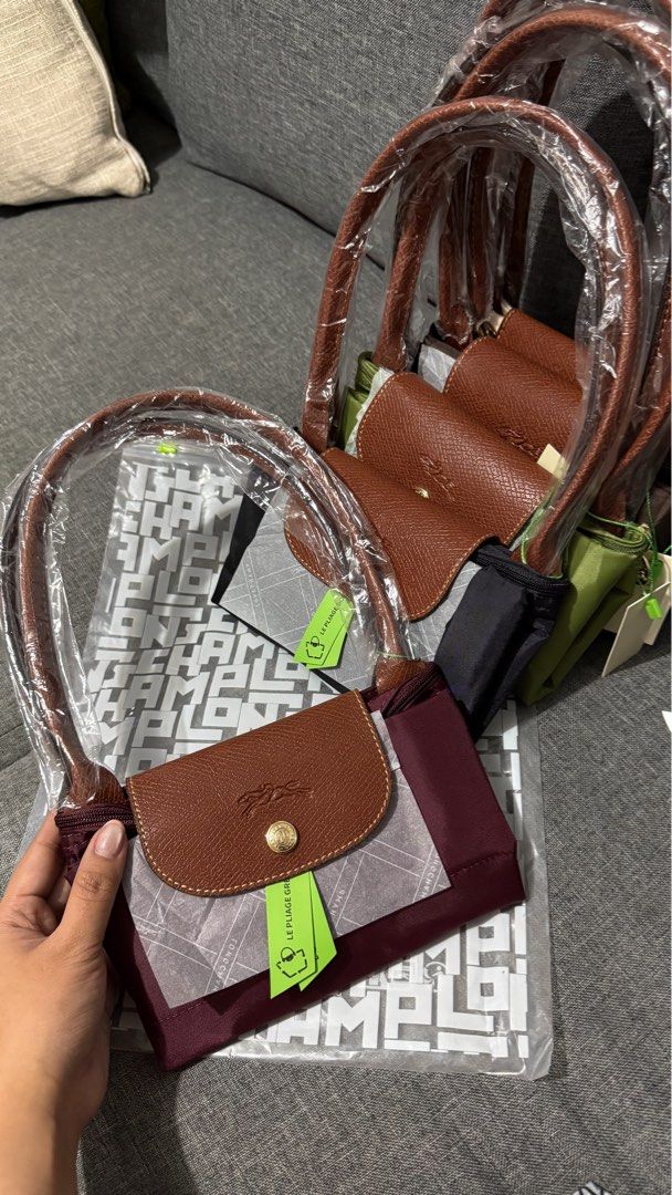 LONGCHMP LE PLIAGE TOTE (Category: Tote Bags) located in Davao. Submitted by shop.kindachic (Listing ID 1468043339, Image 3). Description: small size, perfect for everyday use! Classic, stylish and low maintenance ✨🤌🏻 #ITGirl vibe! I have a blue account, so feel free to message me! .