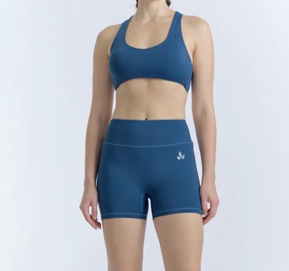 Lotus activewear set (Category: Activewear) located in Manila. Submitted by ellabunnycloset (Listing ID 1467979282, Image 1). Description: .