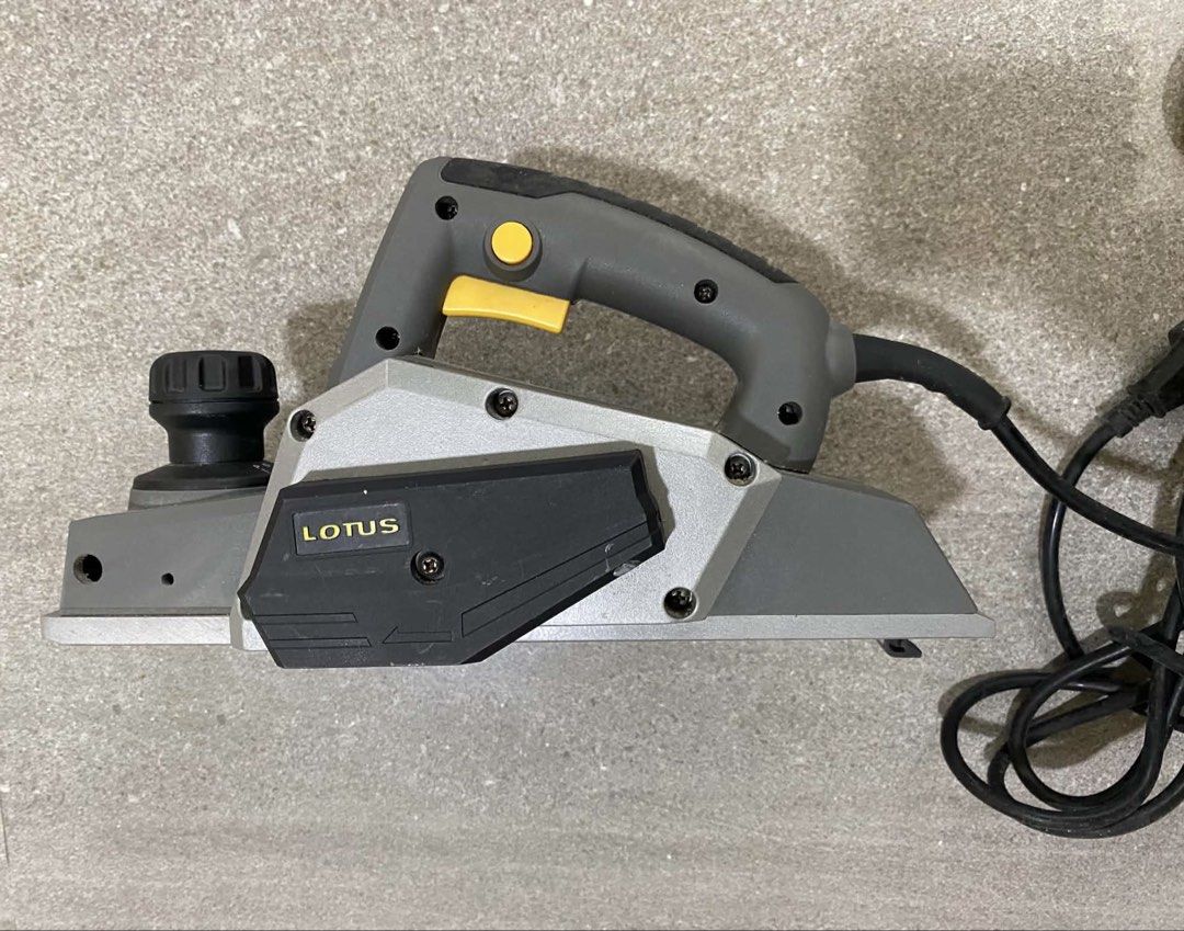Lotus LTPL6500 Planer 3-1/4" 650W (Category: Construction Tools & Equipment) located in Calamba. Submitted by faialea (Listing ID 1467866431, Image 1). Description: +sf barely used.