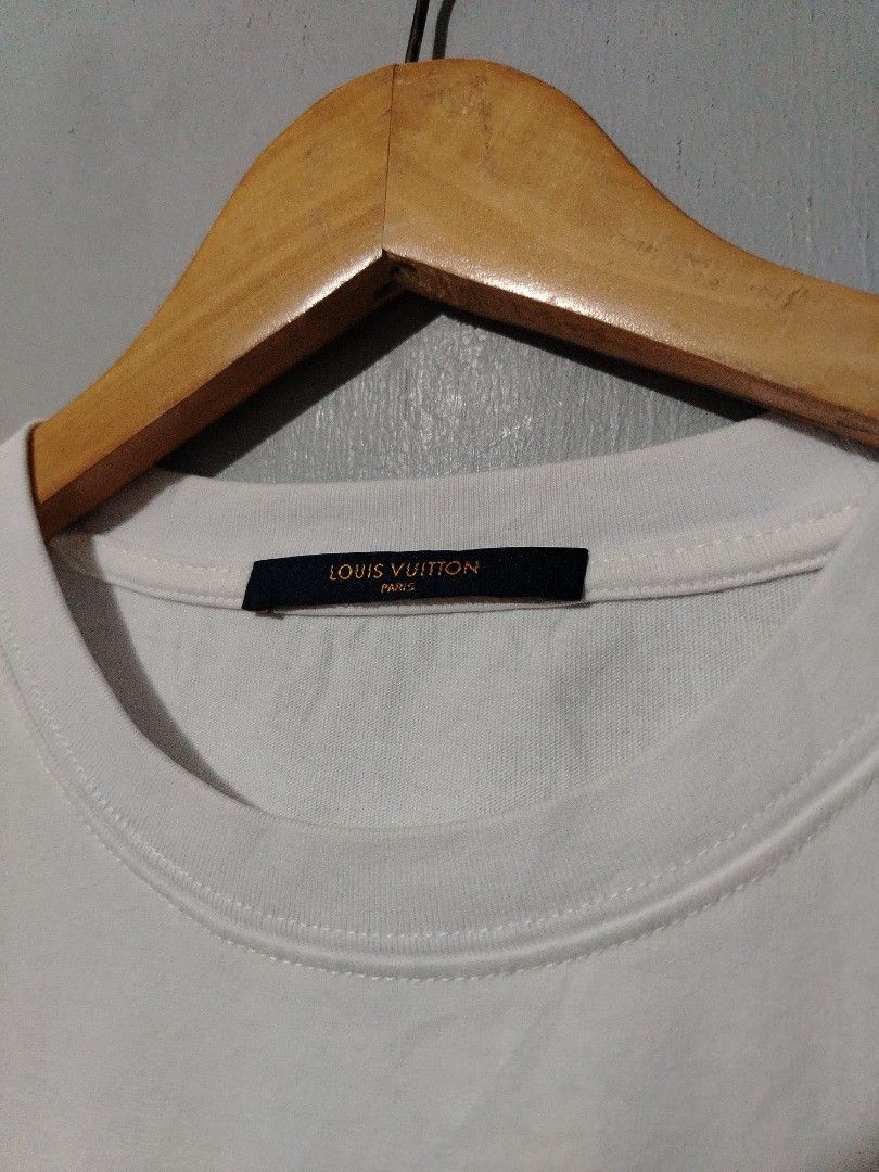 Louis Vuitton (Category: Tshirts & Polo Shirts ) located in Bocaue. Submitted by adrianberi35876 (Listing ID 1467879822, Image 3). Description: Louis Vuitton Width:20.4 Length:26.3 Condition:9.8/10 Color Rate:10/10 Issue:(need rewash) 📩 📩.
