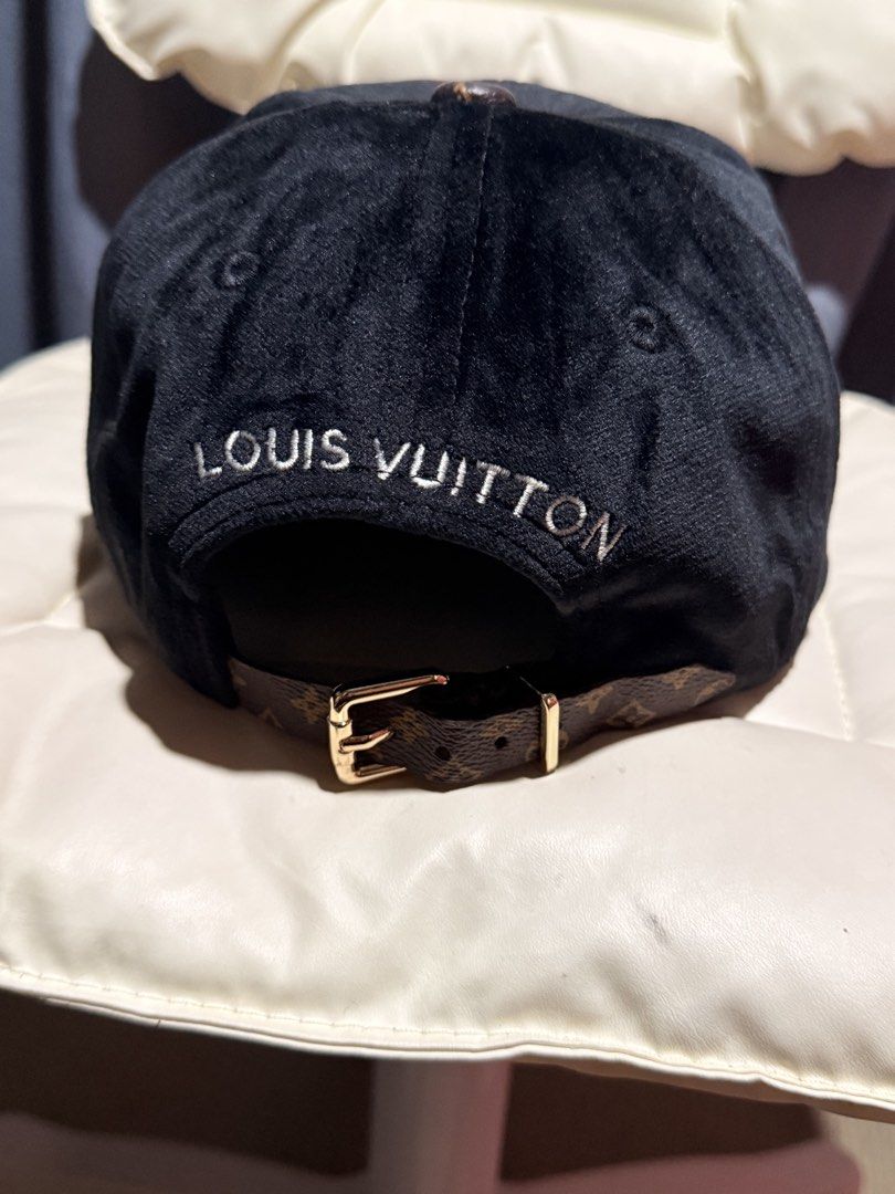 Louis Vuitton (Category: Caps & Hats) located in Baguio. Submitted by mardimercredi14 (Listing ID 1467956558, Image 3). Description: 🔥 Louis Vuitton Condition: excellent Color Rate: 10 ❌ none.