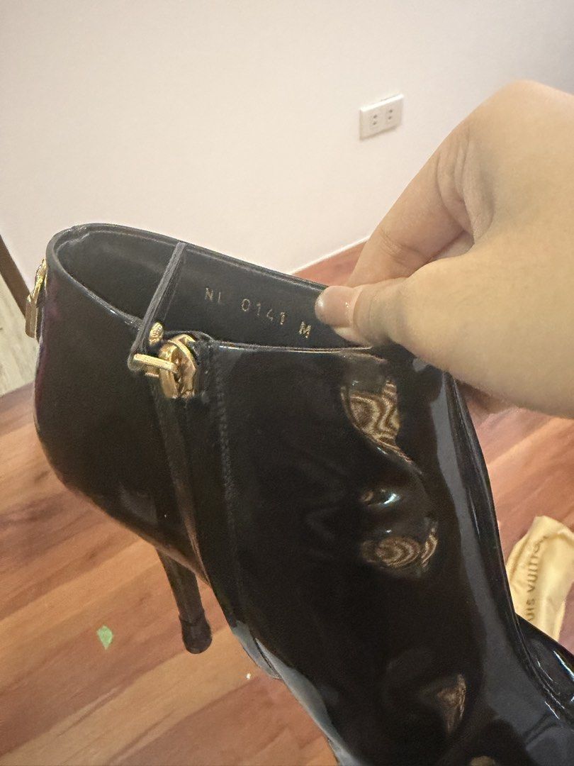Louis Vuitton ankle boots heels (Category: Heels) located in Manila. Submitted by mamaansshop (Listing ID 1467911322, Image 3). Description: Got this sa mga japan japan live.