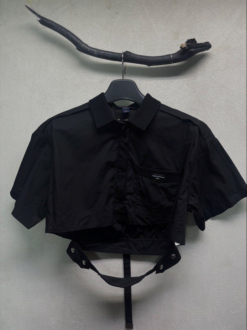 Louis Vuitton Cropped Polo (Category: Shirts) located in Baybay. Submitted by thrift.ed2023 (Listing ID 1468006672, Image 1). Description: Louis Vuitton Cropped Polo Medium 22x16 No Issue Good as New.