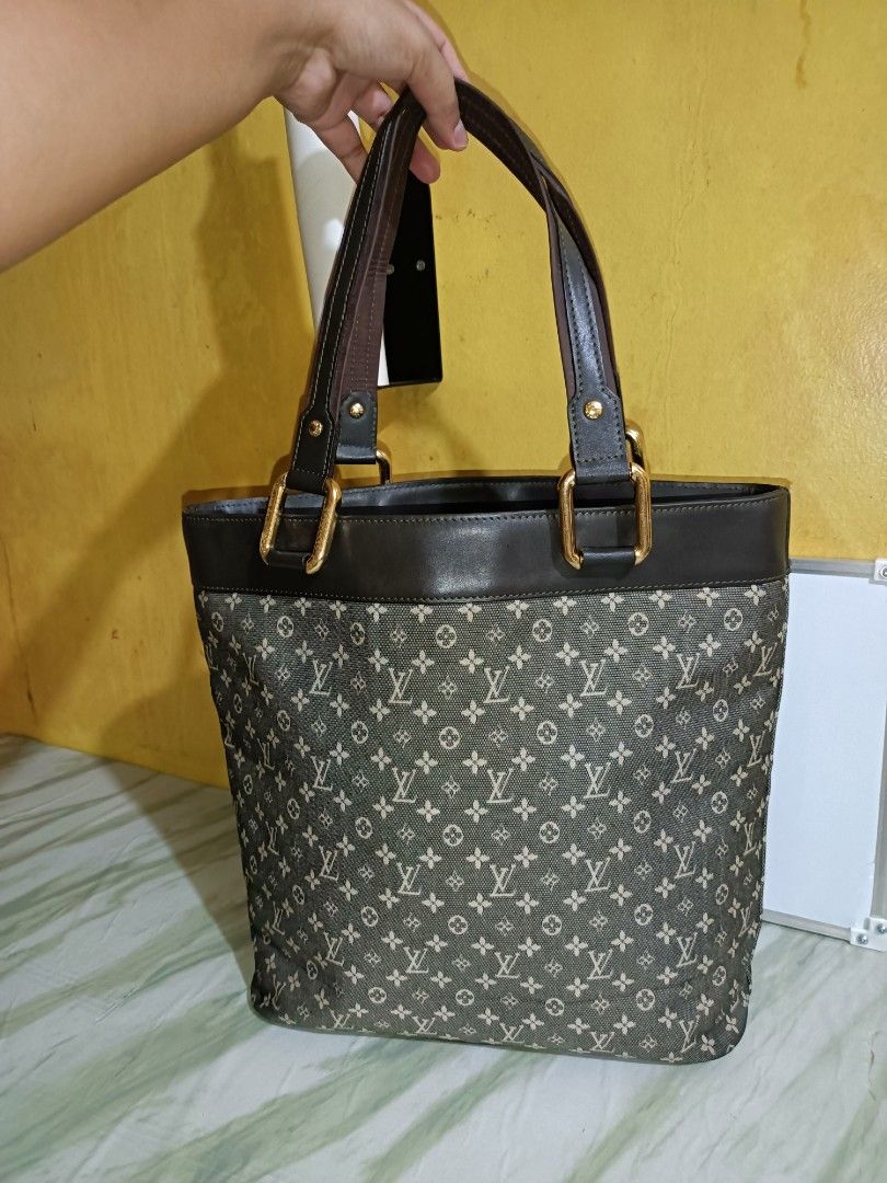 Louis Vuitton Monogram Mini Lin Lucille GM Tote (Category: Tote Bags) located in Bolinao. Submitted by shayne_0215 (Listing ID 1467973716, Image 1). Description: - Has Stain on the canvas - Has missing snap button inside - Brand name on the hardware - Ukay Source - Last Price Posted - Deal Now, Pay Now - MOP: GCASH - SF will be shouldered by the buyer.