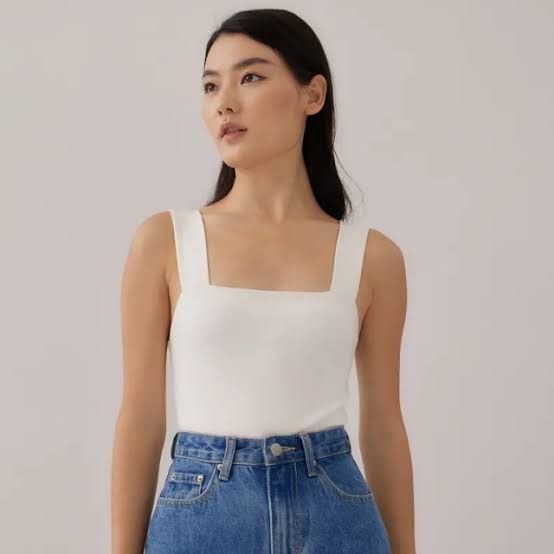 Love Bonito Norah Square Neck Bodysuit (Category: Sets or Coordinates) located in Quezon City. Submitted by kct1210 (Listing ID 1468005191, Image 2). Description: RFS- TOO SMALL SIZE XS Length- 65cm Bust-60cm Hip-61cm Waist- 55cm.