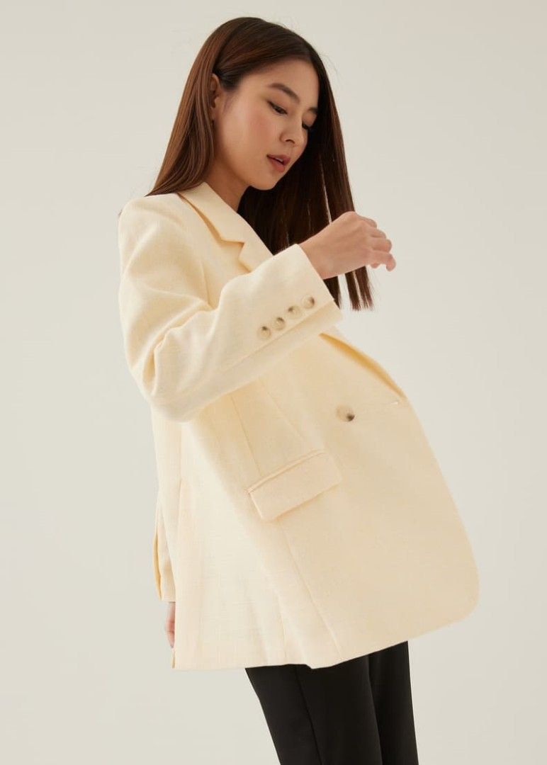 Love Bonito textured blazer (Category: Coats, Jackets and Outerwear) located in Tarlac. Submitted by giannisdeclutters4106 (Listing ID 1467997868, Image 3). Description: New with tag Oversized fit Textured fabric Small on tag Fits small-medium.