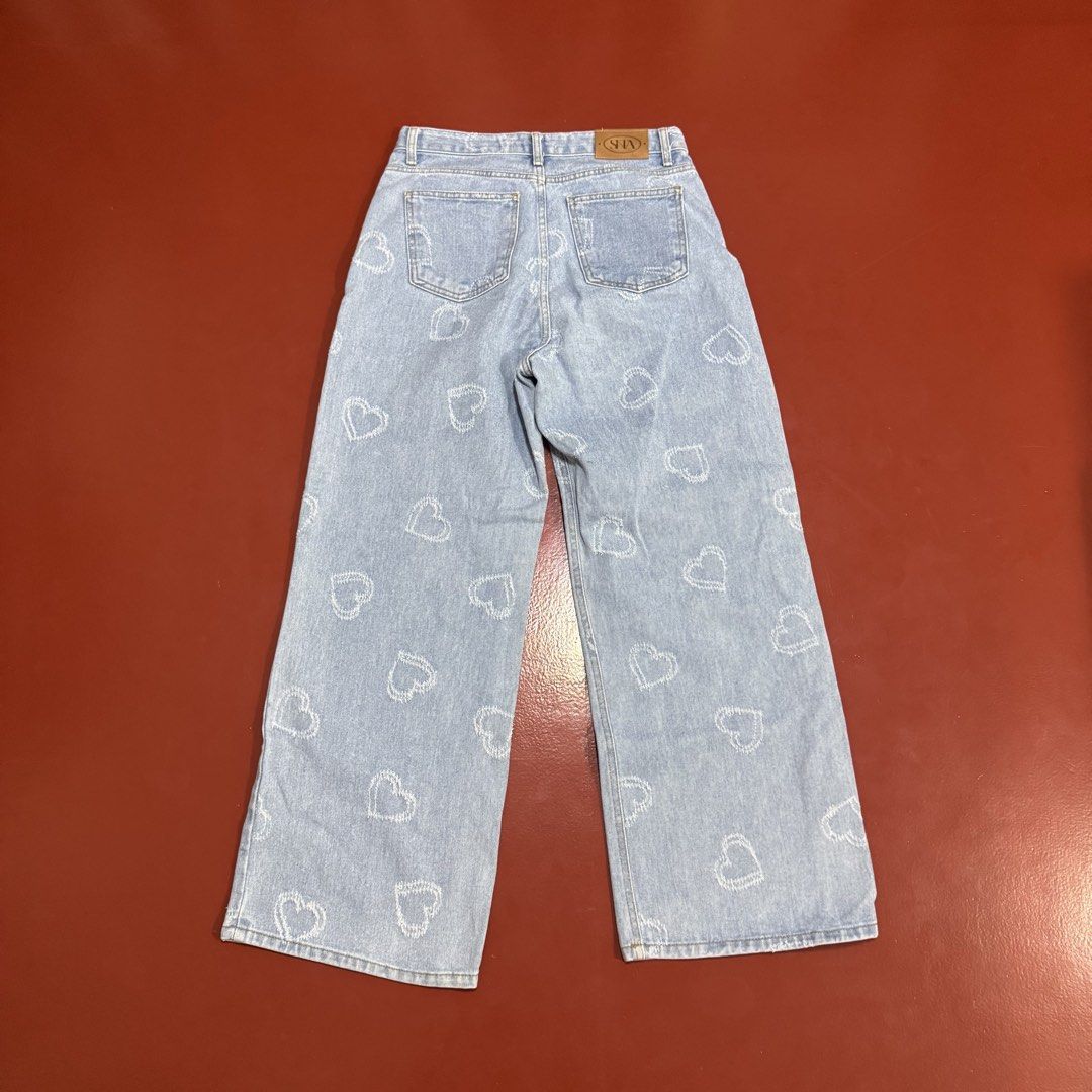 LOVESNTA AOP BAGGY JEANS (Category: Jeans) located in Pasig City. Submitted by buzzthrifty (Listing ID 1468001546, Image 1). Description: SIZE 28-29WAIST 39"LENGTH 11"HEM GOOD AS NEW .