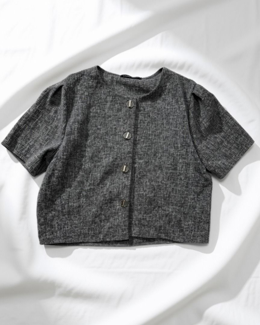 Lovito Gray Top (Category: Others Tops) located in Marikina City. Submitted by visionfinds (Listing ID 1468017935, Image 1). Description: Never been used. Size on tag Large.