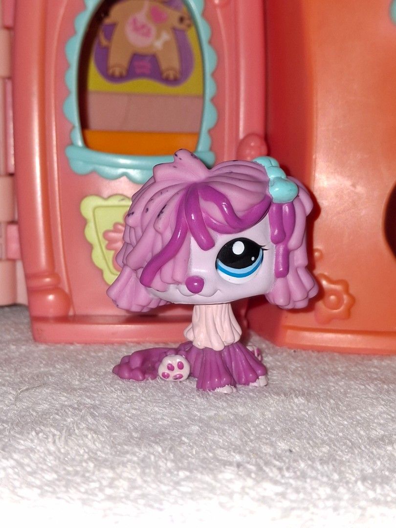 LPS #2487 komondor (Category: Kids Toys) located in Quezon City. Submitted by bonnie_xoxo (Listing ID 1467855672, Image 1). Description: Auth LPS #2487 pink komondor 🎀 -good head wobble! price based on price guide mod: j&t mop: gcash or maribank loc: QC.