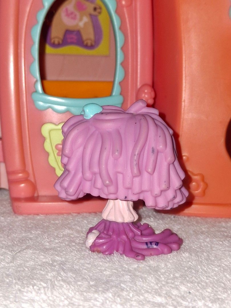 LPS #2487 komondor (Category: Kids Toys) located in Quezon City. Submitted by bonnie_xoxo (Listing ID 1467855672, Image 2). Description: Auth LPS #2487 pink komondor 🎀 -good head wobble! price based on price guide mod: j&t mop: gcash or maribank loc: QC.