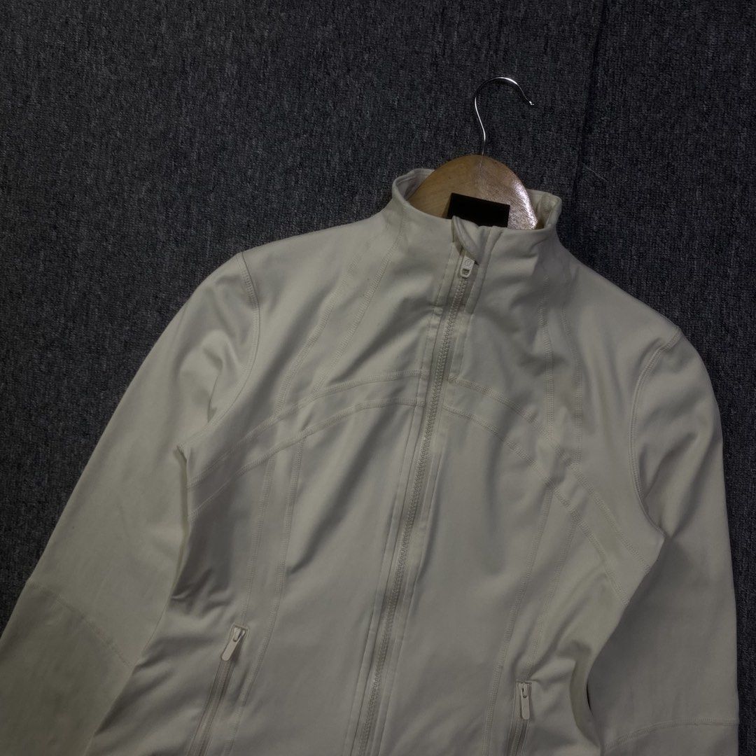 LULULEMON DEFINE JACKET ATHLETICA (Category: Activewear) located in Manila. Submitted by aym_fortunate (Listing ID 1468037245, Image 2). Description: PRISTINE CONDITION. GOOD FOR. PICKLEBALL / JOGGING / GYM / RUNNING DIMES. WIDTH : 16 LENGTH : 22 SIZE : MEDIUM ISSUE LAST PIC ( HINDI HALATANG HALATA ) NEGOTIABLE FOR SURE BUYER!.