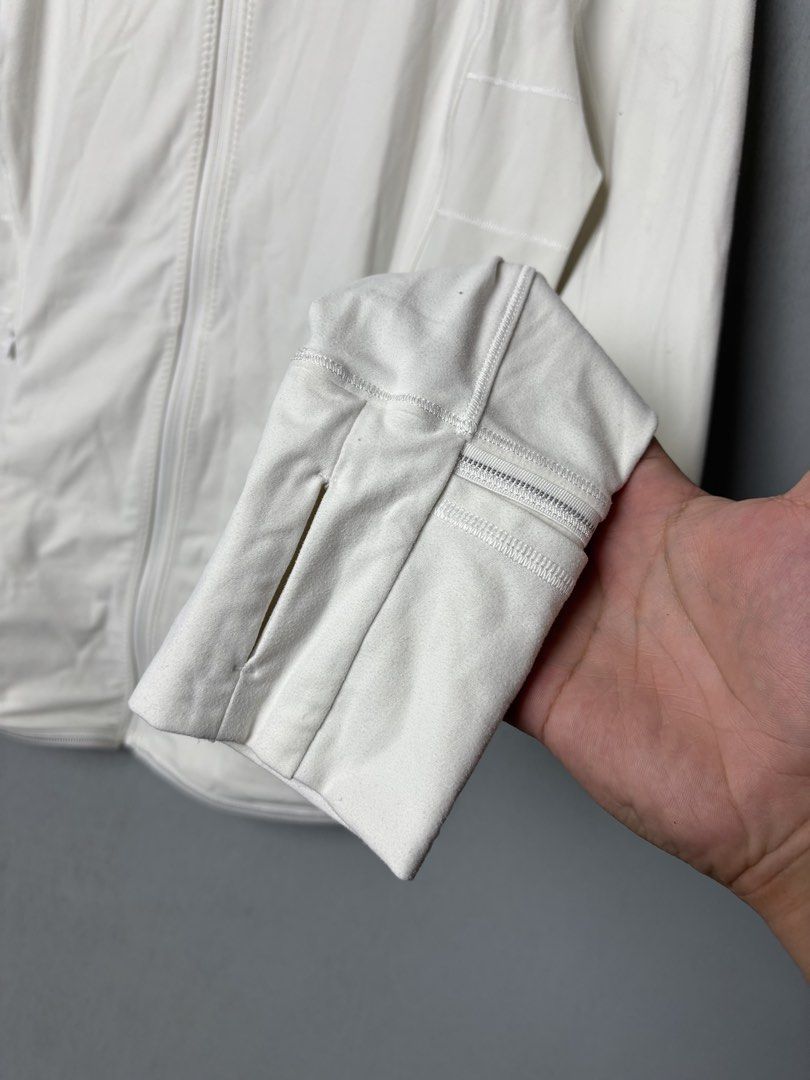 Lululemon Define Jacket *Ribbed* (Category: Coats, Jackets and Outerwear) located in Mandaluyong City. Submitted by fellas_ph (Listing ID 1467939567, Image 2). Description: Excellent condition Washable dirt only Size 6 17" Width 24.5" Length.
