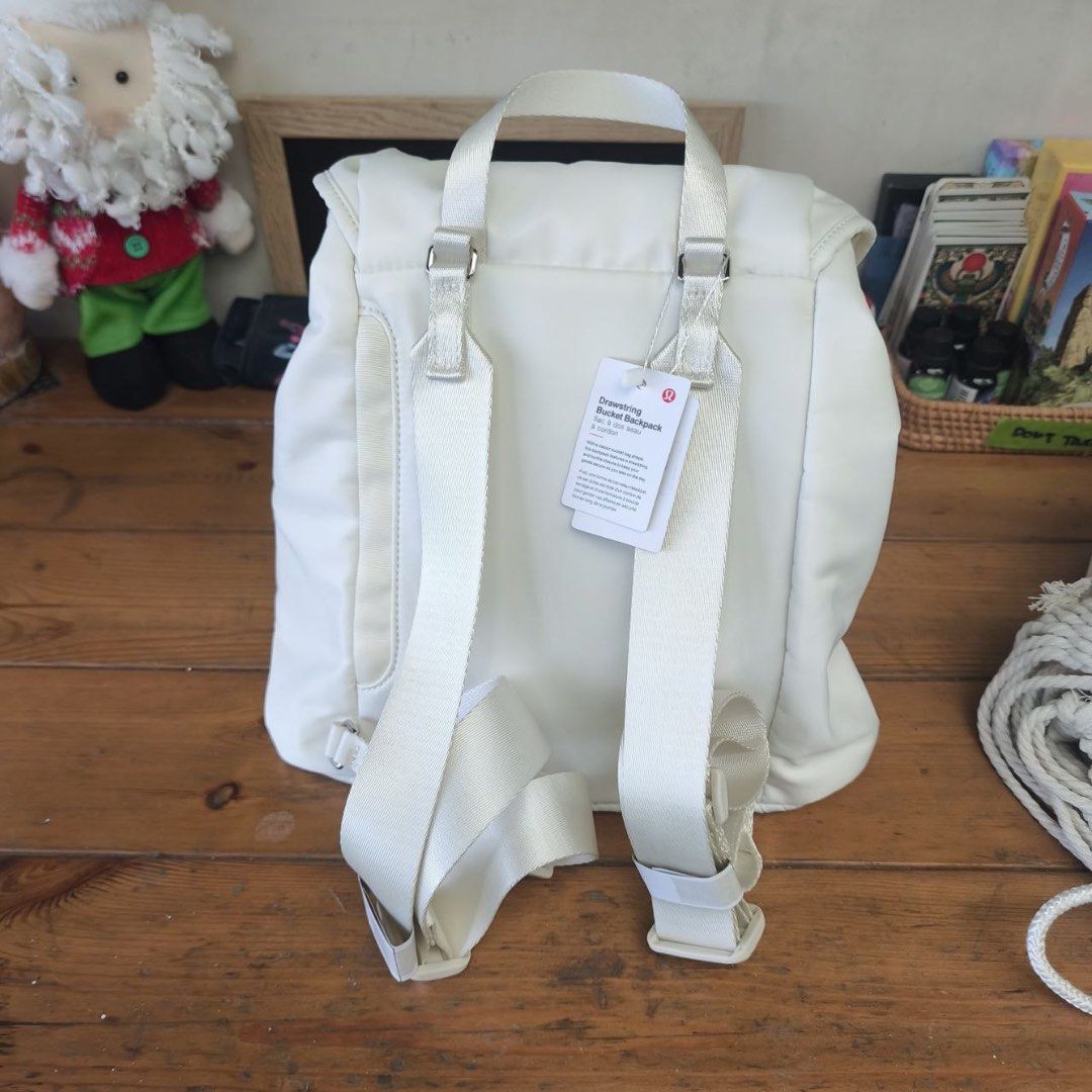 Lululemon Drawstring Bucket Backpack White (Category: Backpacks) located in Cebu City. Submitted by plukannelenejoy.ranu_514 (Listing ID 1467855731, Image 3). Description: 🤍 FOR SALE: AUTHENTIC lululemon Drawstring Bucket Backpack 🤍 ✨ NEWLY BOUGHT | ₱4,800 (Slightly Negotiable) Selling my newly purchased, authentic lululemon Drawstring Bucket Backpack, bought in Vietnam! 🇻🇳 Details: * ✅ 100% Authentic lululemon * 🛍️ Newly bought * 📏 Size: 3