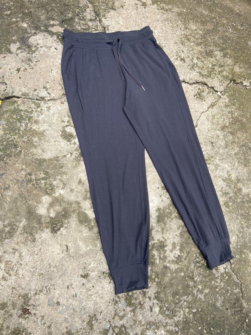Lululemon jogger sweatpants Dot 8 (Category: Other Bottoms) located in Cavite. Submitted by abasolo_jv (Listing ID 1467857664, Image 3). Description: Good Condition 9.5/10 Color Rate Dot 8 Large need wash fresh from bale try to offer .