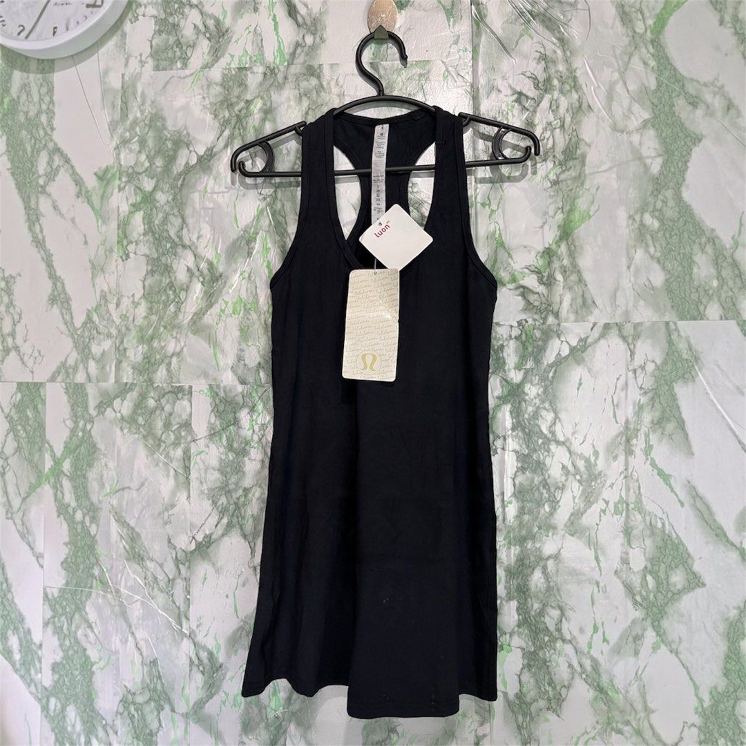 LULULEMON racerback (Category: Activewear) located in Bulacan. Submitted by letsfindukaywithme (Listing ID 1468044727, Image 1). Description: Lululemon racerback top Brand new w/ hang tag Size 6 13x27" Color: Black Cotton strechable No issue +sf payment first Ship via J&T.