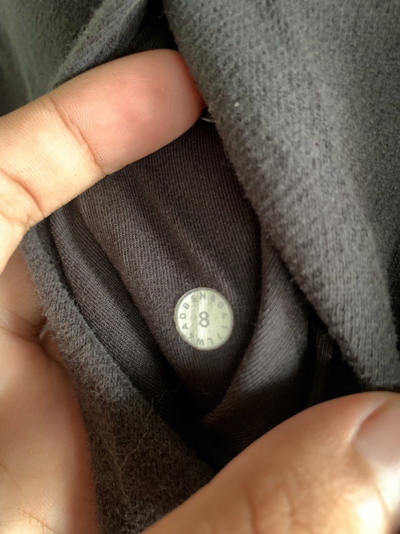 Lululemon Scuba Full zip Jacket (Category: Activewear) located in Mexico. Submitted by rabbit.hole_thrift (Listing ID 1467881828, Image 3). Description: Need wash 19x27 Good condi 650 plus sf.