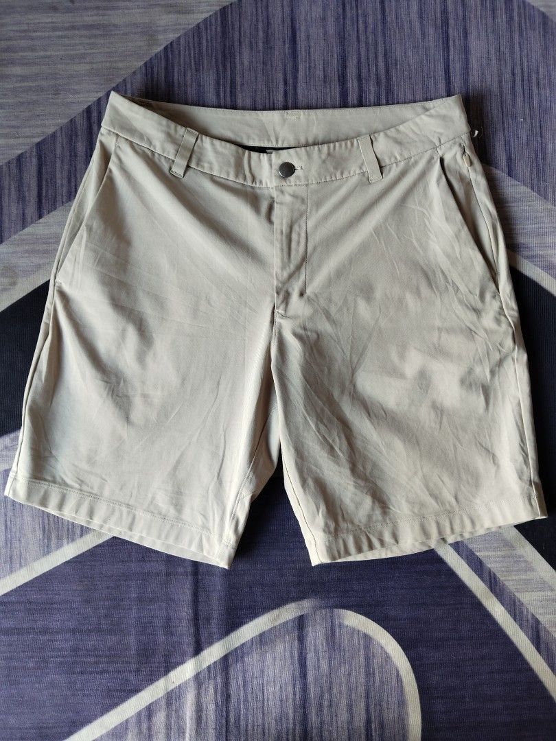 Lululemon short (Category: Shorts) located in Batangas. Submitted by eiwoh5586 (Listing ID 1468045835, Image 2). Description: 1 pinhole.