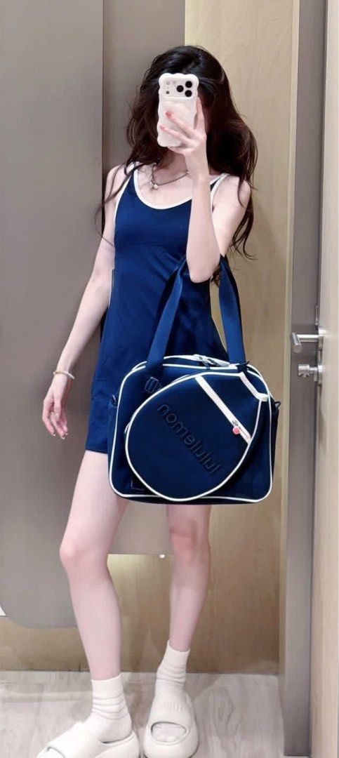 Lululemon Small-Racket and Paddle Bag (Category: Cross-body Bags) located in Manila. Submitted by btdcbagtrendsdcapul.2 (Listing ID 1467988487, Image 2). Description: .