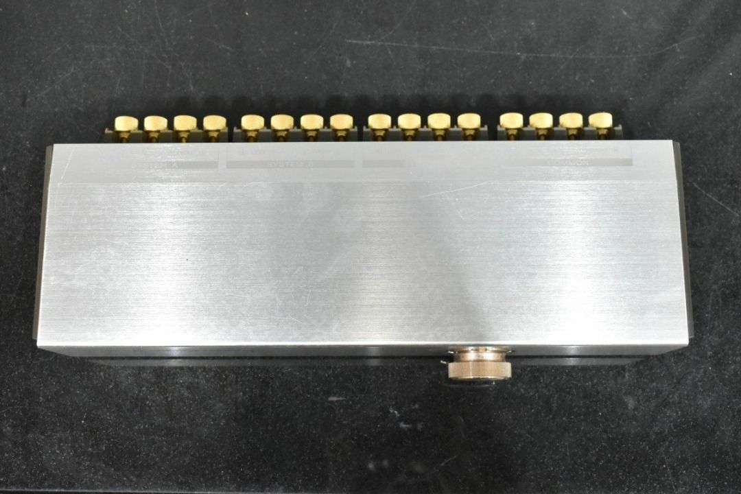 LUXMAN AS-55 Line Selector (Category: Soundbars, Speakers & Amplifiers) located in Caloocan City. Submitted by letao_shopping_ph (Listing ID 1467860456, Image 3). Description: ◇Good Condition◇ Shows signs of use and aging, as well as minor damage or missing parts, but functions normally. ◆Appearance◆ The exterior shows signs of use and aging, including scratches and dirt. ◆Operation◆ Power-up, sound output, and basic functions have been verified.