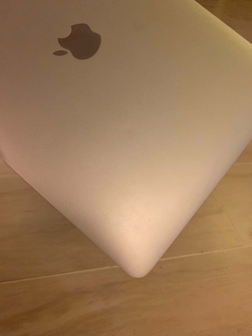 macbook air i5 2018 (Category: Laptops & Notebooks) located in Manila. Submitted by hometechieonlineshop (Listing ID 1467840018, Image 3). Description: macbook air 2018 intel core i5 8gb ram 256gb ssd macos sonoma apps microsoft office with charger issue: dent and scratch see pics to check.