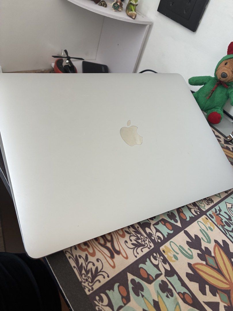 MacBook Pro 13-inch 2020 Intel Core i5 8GB RAM (Category: Laptops & Notebooks) located in Pasay City. Submitted by scarlet2k19 (Listing ID 1467891372, Image 2). Description: - Model: MacBook Pro (2020, Silver) - Display: 13-inch screen - Processor: 1.4 GHz Quad-Core Intel Core i5 - Graphics: Intel Iris Plus Graphics 645 1536 MB - Memory: 8 GB 2133 MHz LPDDR3 - OS: macOS Sequoia 15.7.9 - Condition: Minor scratches on the outer lid near the Apple l