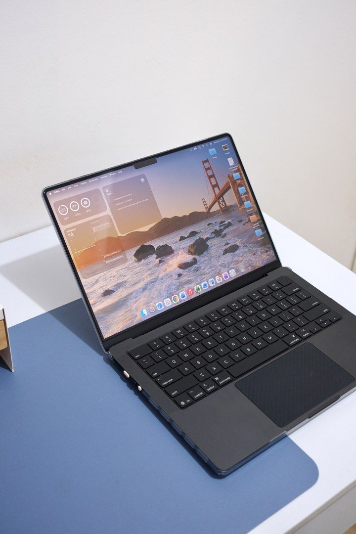 Macbook Pro Space Black (M5 chip), 14” / 1TB, 32GB ram (Category: Laptops & Notebooks) located in Manila. Submitted by sellerfrompasigcavite (Listing ID 1467985030, Image 3). Description: Quick details: Macbook Pro, Space Black (M5 chip), 14” / 1TB, 32GB ram + 3 years AppleCare Protection Plan PRICE: 162K (nego for sure buyers - get this na bago pa magtaas macbook prices bc of AI) M5 Chip, 10‑core CPU, 10‑core GPU, 16‑core Neural Engine (100% Bat