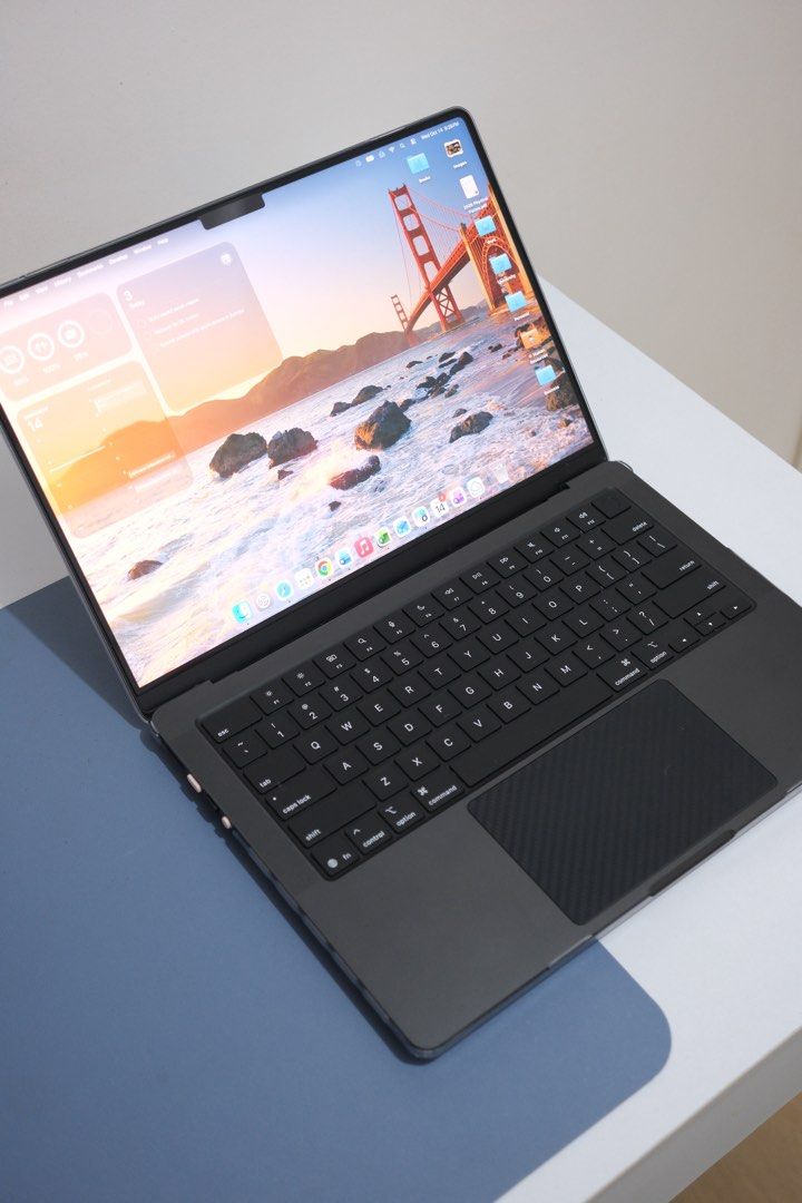 Macbook Pro Space Black (M5 chip), 14” / 1TB, 32GB ram (Category: Laptops & Notebooks) located in Manila. Submitted by sellerfrompasigcavite (Listing ID 1467985030, Image 1). Description: Quick details: Macbook Pro, Space Black (M5 chip), 14” / 1TB, 32GB ram + 3 years AppleCare Protection Plan PRICE: 162K (nego for sure buyers - get this na bago pa magtaas macbook prices bc of AI) M5 Chip, 10‑core CPU, 10‑core GPU, 16‑core Neural Engine (100% Bat