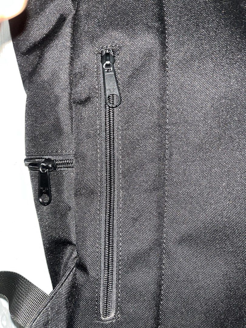 MAH 1982 SIRO BLACK BACKPACK (Category: Backpacks) located in Manila. Submitted by rbernadette_ (Listing ID 1467860528, Image 3). Description: Fit for 14 inch laptop/tablet/ipad Waterproof (proven and tested when I was still studying) Used thrice for thesis purposes. Not using it anymore (I graduated). No one will use it na so I'm decluttering it. There are no dirt, stains, and other flaws. It's like new. Can do both meet-ups and delivery via JnT