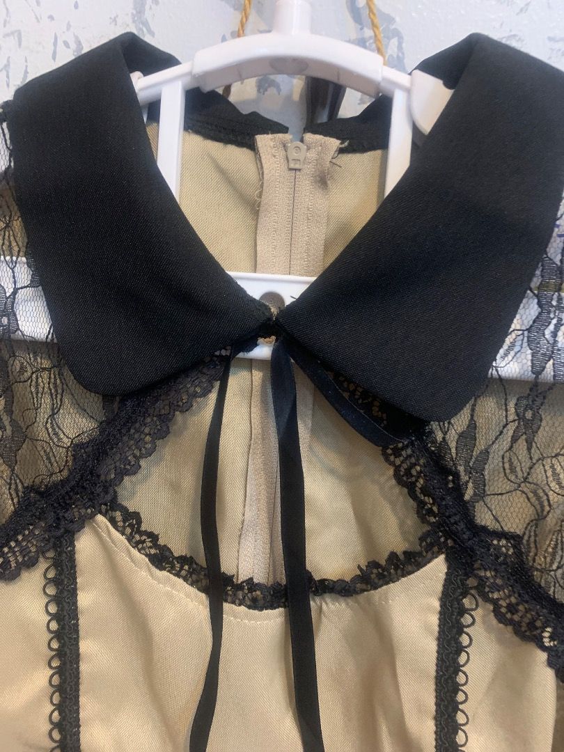 Maid Cosplay/haloween costume (Category: Looking For) located in Dasmarinas. Submitted by fameandfad (Listing ID 1468043235, Image 2). Description: Never been used maid in costume for cosplay Dimes: waist: up to 28 inches / Bust: up to 32 inches / length: 31 inches.