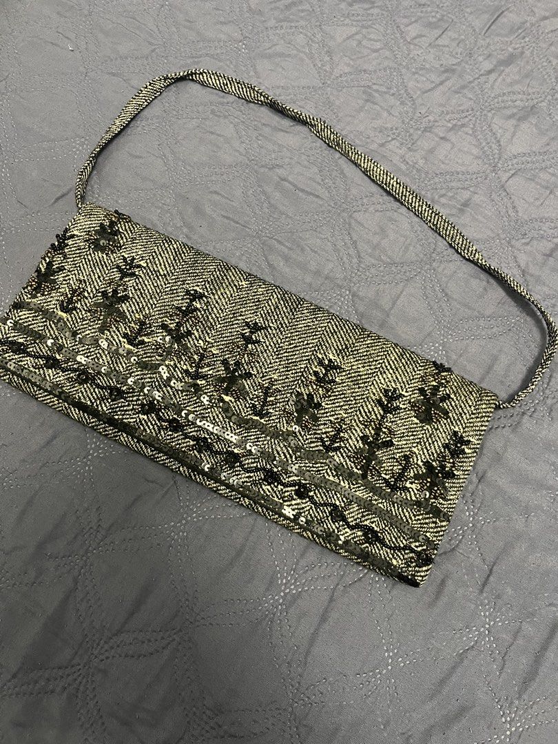 MANGO - Clutch Bag - Gray/Black with beaded design (Category: Clutches) located in Paranaque City. Submitted by regina_sy (Listing ID 1467946083, Image 1). Description: NO issue MOP: GCASH J&T Express delivery (SF c/o BUYER) * Parcel Drop-off (J&T Branch) WEEKENDS only NO WW photo 📍MNL.