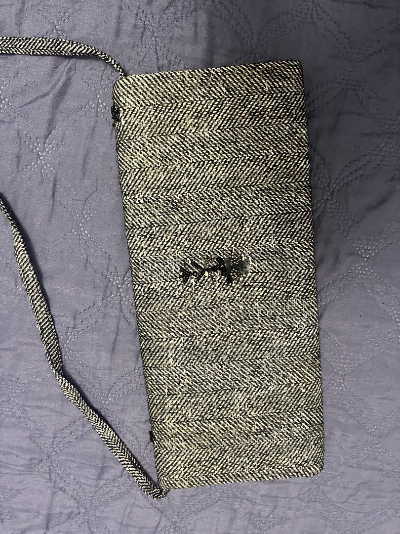 MANGO - Clutch Bag - Gray/Black with beaded design (Category: Clutches) located in Paranaque City. Submitted by regina_sy (Listing ID 1467946083, Image 3). Description: NO issue MOP: GCASH J&T Express delivery (SF c/o BUYER) * Parcel Drop-off (J&T Branch) WEEKENDS only NO WW photo 📍MNL.