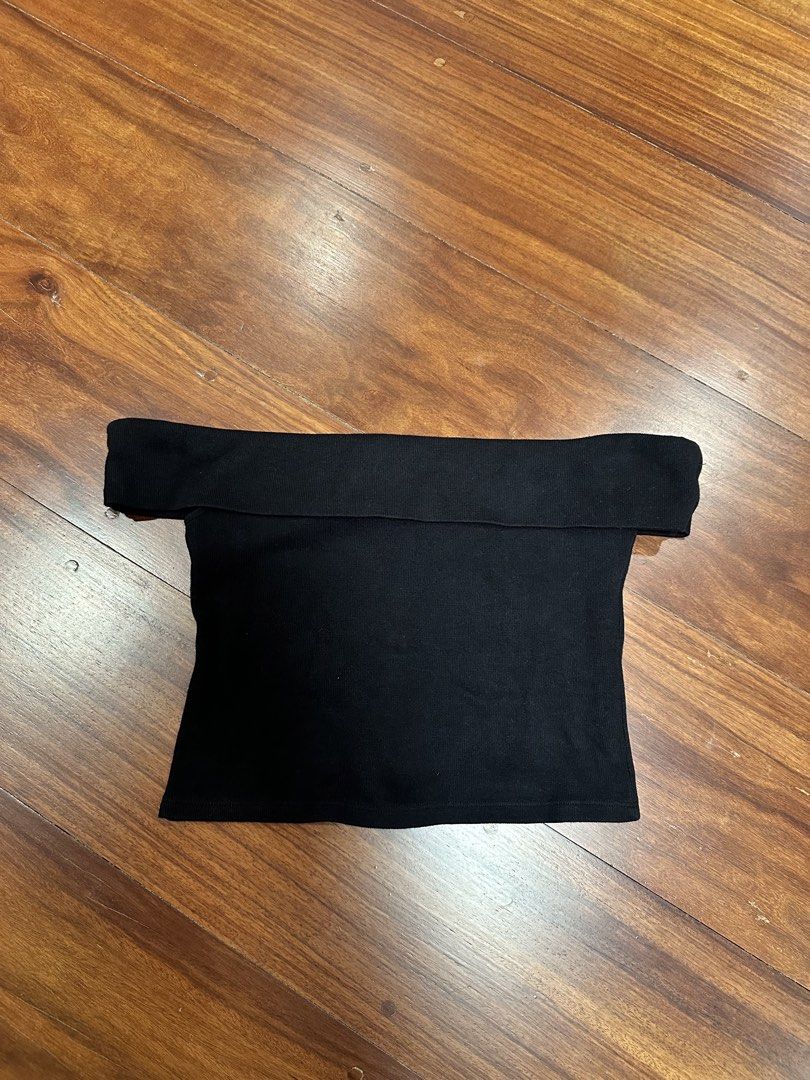 Mango Black Off-Shoulder Top (Category: Sleeveless) located in San Juan City. Submitted by gj10_ (Listing ID 1467992088, Image 1). Description: • as good as new • pm for more details .