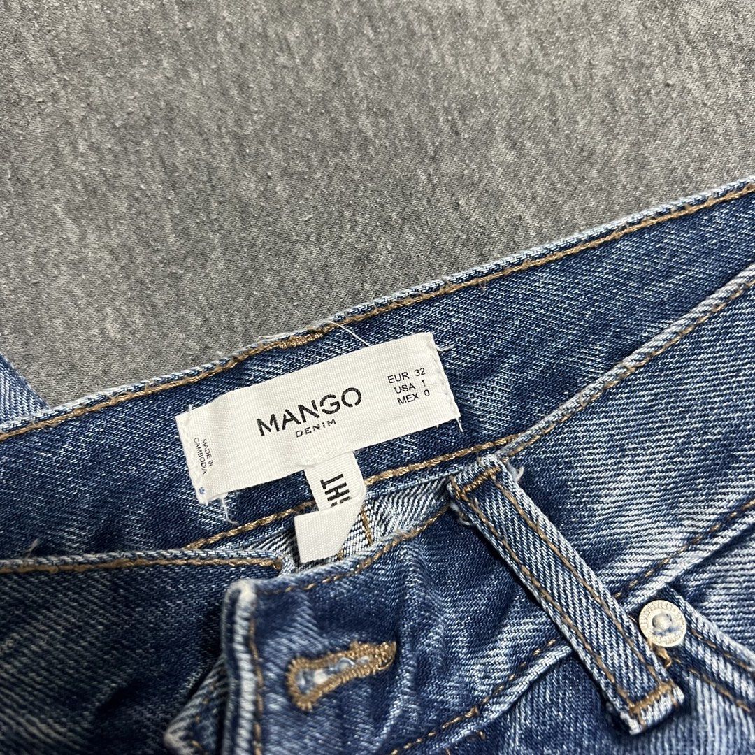 Mango straight jeans with contrast stripe (Category: Jeans) located in Las Pinas. Submitted by jilanah (Listing ID 1467997023, Image 2). Description: .