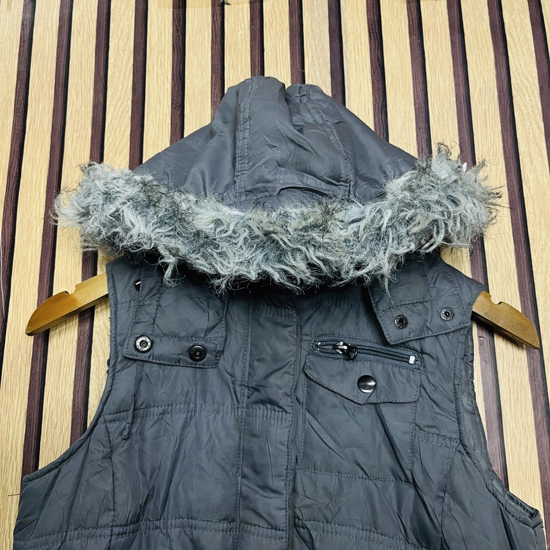MARALYN & GREY MEDIUM 18x20 (Category: Coats, Jackets and Outerwear) located in Dasmarinas. Submitted by yg_supplies (Listing ID 1467927297, Image 3). Description: MARALYN & GREY MEDIUM 18x20.