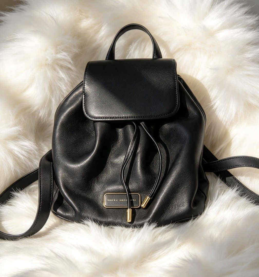Marc jacobs backpack (Category: Backpacks) located in Iloilo. Submitted by khonz (Listing ID 1468003563, Image 1). Description: no flaw💯.