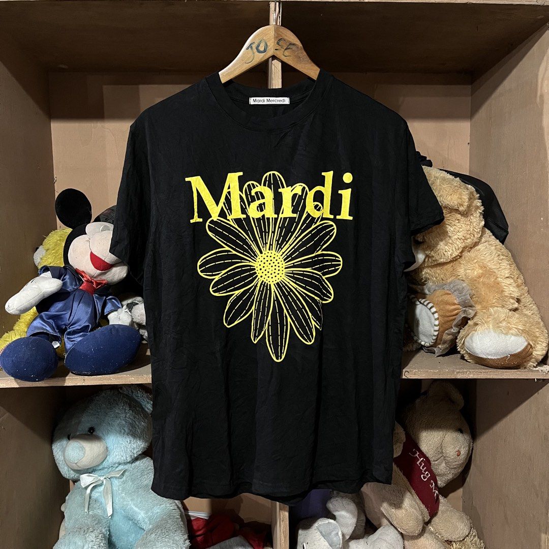 MARDI MERCREDI shirt (Category: Tshirts & Polo Shirts ) located in Sipalay. Submitted by trustmeyoullbefine (Listing ID 1467957674, Image 1). Description: One size 21W 26L Authentic No flaws Need wash only.