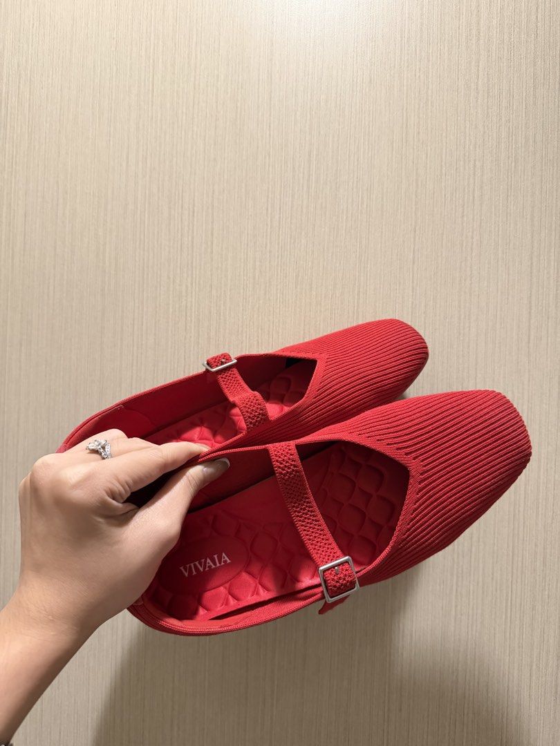 MARGOT WALKER MARY-JANE RUBY RED (Size 40.5) (Category: Flats & Sandals) located in Quezon City. Submitted by shopatgill (Listing ID 1467930200, Image 3). Description: MARGOT WALKER MARY-JANE RUBY RED (Size 40.5) Rfs: Declutter With box 📍BGC/ Mandaluyong.