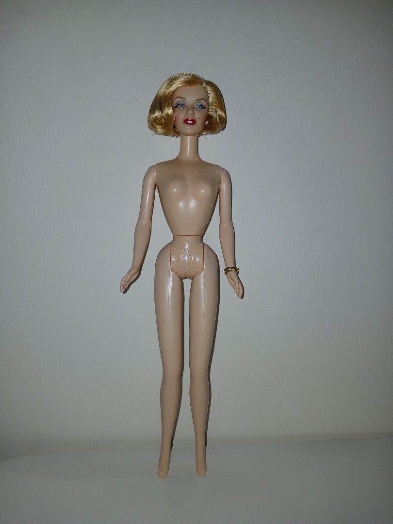 Marilyn Monroe Barbie (Category: Figurines & Statues) located in Subic. Submitted by frncnjntmr22 (Listing ID 1468050846, Image 1). Description: .