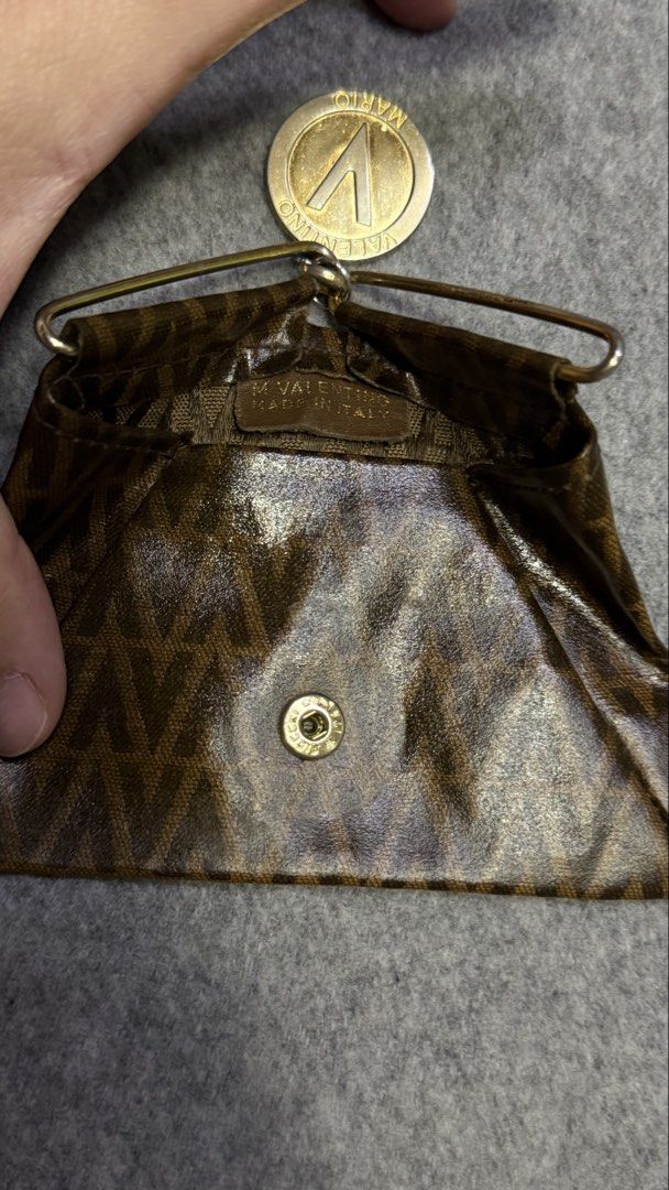 Mario Valentino Triangular Coin Purse (Category: Purses & Pouches) located in Rizal. Submitted by eecezy2thrift (Listing ID 1467904638, Image 3). Description: Cute Nito * Maganda pa po ito nilagay ko lang sa well Used * andiyan na po Lahat Details * as is 📌 𝗜𝗠𝗣𝗢𝗥𝗧𝗔𝗡𝗧 𝗡𝗢𝗧𝗘 ☟︎. 🚨◎ 𝗗𝗜𝗦𝗖𝗟𝗔𝗜𝗠𝗘𝗥: 𝗜 𝗵𝗲𝗿𝗲𝗯𝘆 𝗱𝗲𝗰𝗹𝗮𝗿𝗲 𝘁𝗵𝗮𝘁 𝗶 𝗱𝗼 𝗻𝗼𝘁 𝗼𝘄𝗻 𝘁𝗵𝗲 𝗿𝗶𝗴𝗵𝘁𝘀 𝗼𝗳 𝗮𝗻𝘆 𝗼𝗳 𝘁𝗵𝗲 𝗯𝗿𝗮𝗻𝗱𝘀 𝗹𝗶𝘀𝘁𝗲𝗱. 