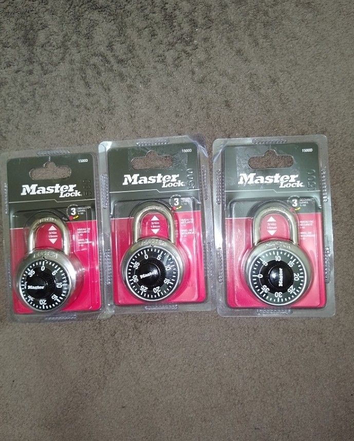 Master Lock Combination padlock (Category: Announcements) located in Muntinlupa City. Submitted by jhunshop93615 (Listing ID 1468022775, Image 2). Description: brandnew original location:Alabang Muntinlupa near Lianas Mall.