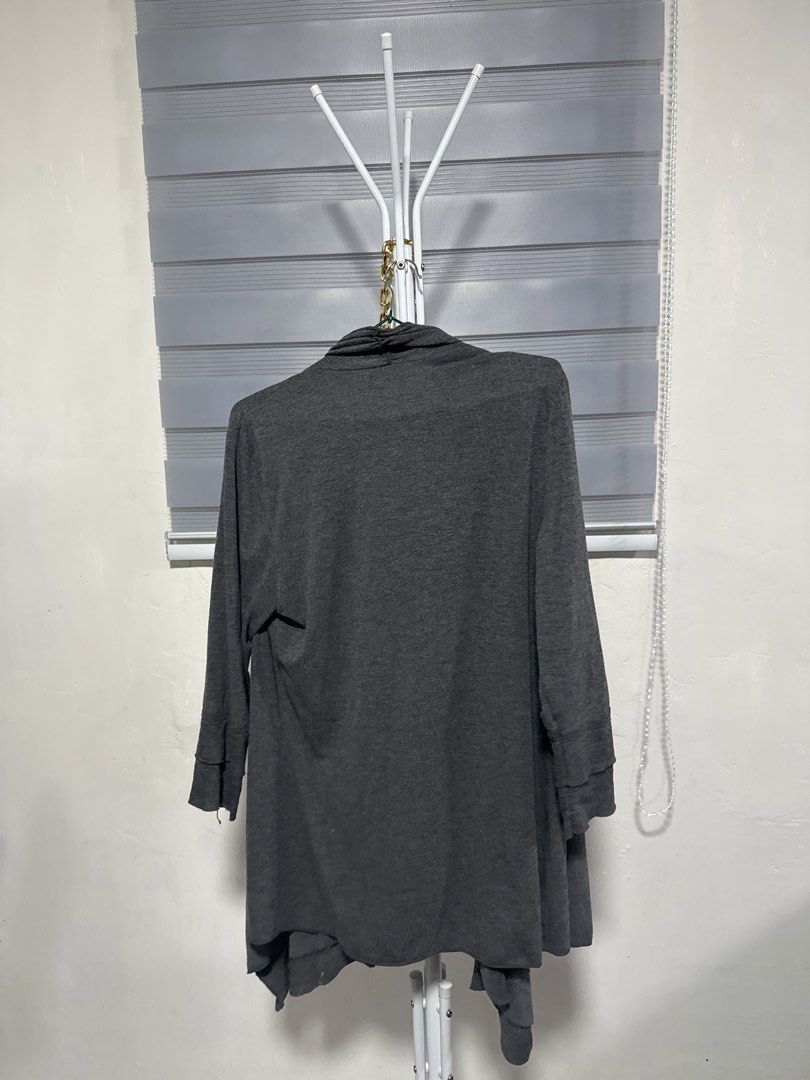 Max Studio Gray Open Front Cardigan Medium (Category: Coats, Jackets and Outerwear) located in La Trinidad. Submitted by prelovedandfindsbyji (Listing ID 1467928961, Image 3). Description: - Brand: Max Studio - Size: Medium - Color: Gray - Style: Draped open-front with trendy handkerchief hem and long sleeves - Material: Self (62% polyester, 33% rayon, 5% spandex); Contrast (77% polyester, 18% rayon, 5% spandex) - Condition: Lightweight layering 