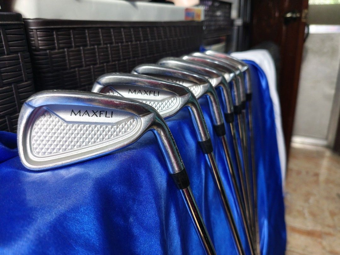 MAXFLI BLUEMAX IRON SET (Category: Golf) located in Manila. Submitted by meiyeon2 (Listing ID 1467878536, Image 1). Description: IRON SET #3-9i and Pitching wedge equipped with MAXFLI blue max lite steel shaft . S flex.. right handed...