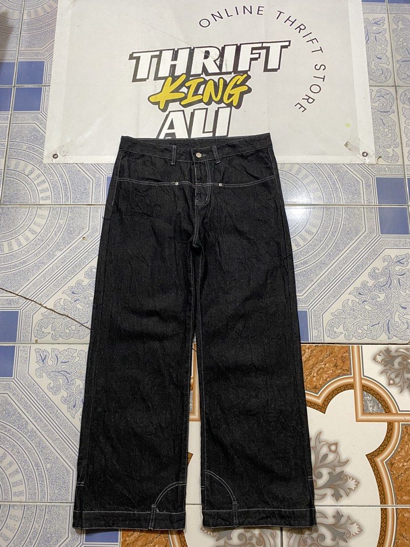 MAXME Inverted Baggy Pants (Category: Jeans) located in Rosario. Submitted by thrift_king_ali (Listing ID 1467849087, Image 2). Description: MAXME Inverted Dimes: W-36 L-41 Leg opening: 11.5 inches thigh: 13 inches no issue excellent condition 600+sf.