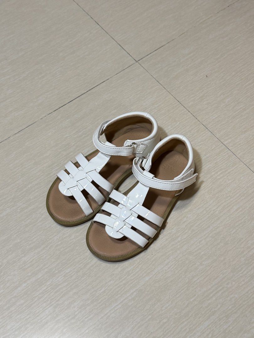 Meet my Feet (Category: Babies & Kids Fashion) located in Calamba. Submitted by young_kathhhhh (Listing ID 1467911213, Image 3). Description: Size - 28cm 5-6 yrs old.