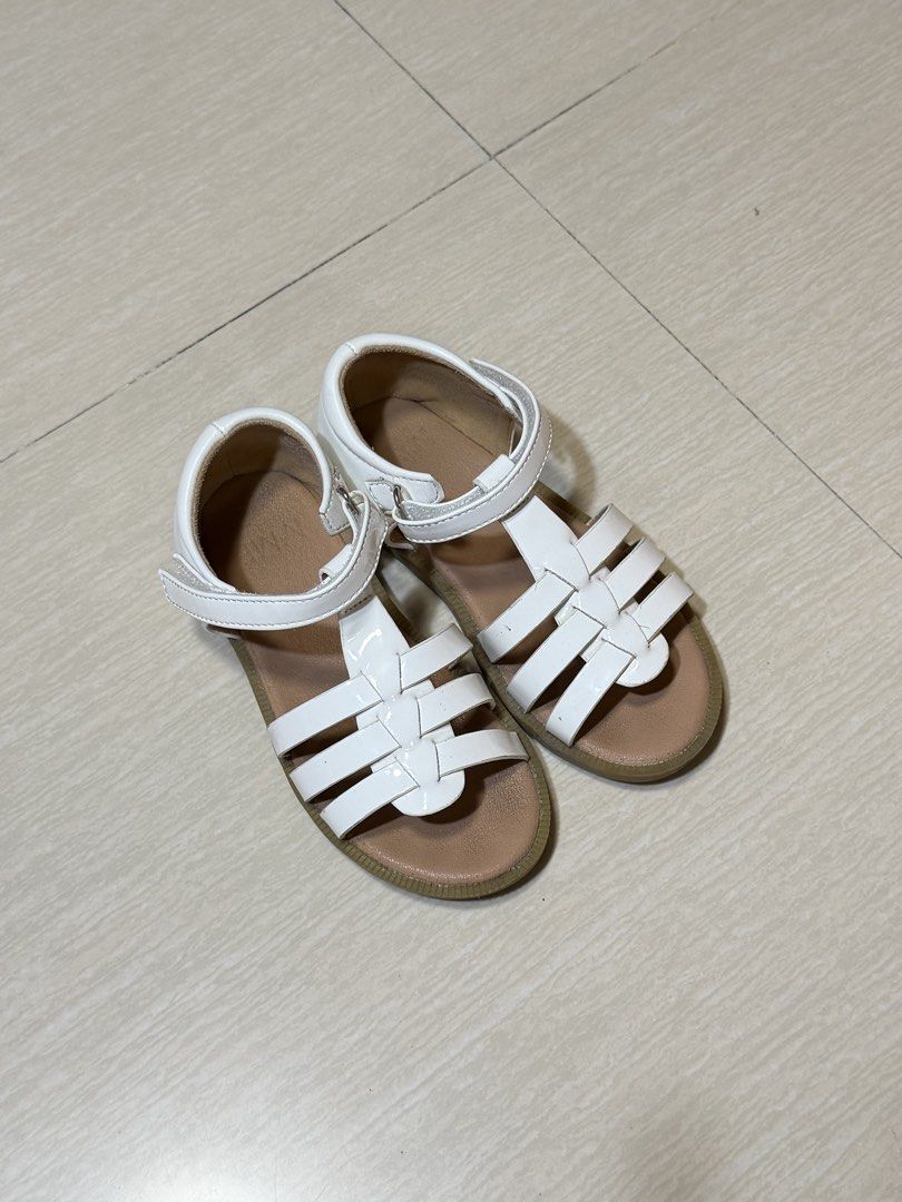 Meet my Feet (Category: Babies & Kids Fashion) located in Calamba. Submitted by young_kathhhhh (Listing ID 1467911213, Image 2). Description: Size - 28cm 5-6 yrs old.